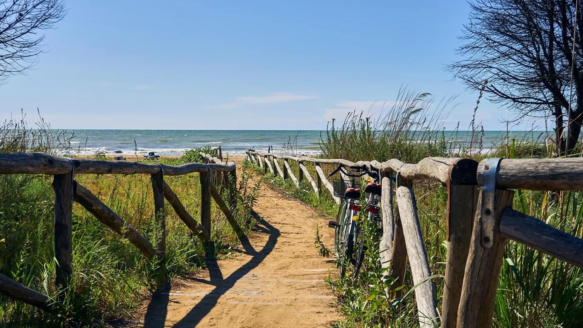 Charming Three Room Apartment Bibione Włochy
